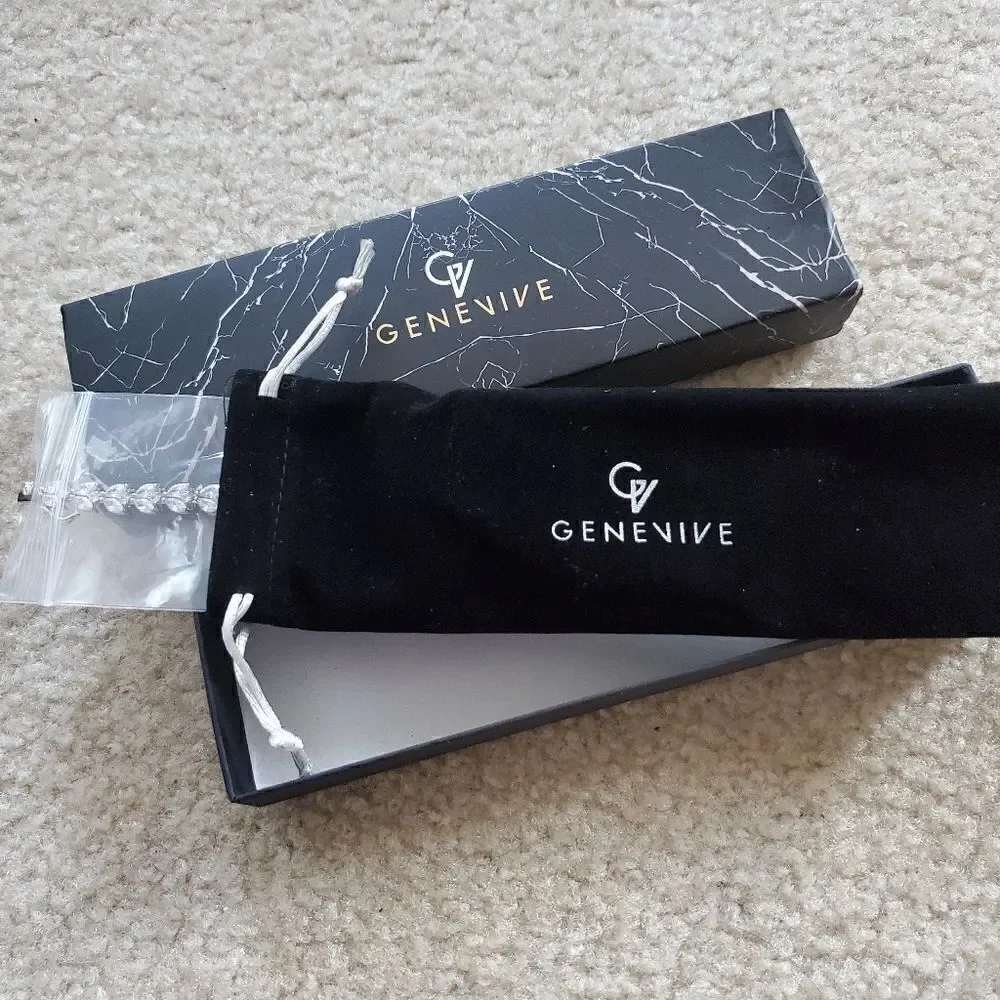 GENEVIVE Silver Necklace    - Picture 9 of 9